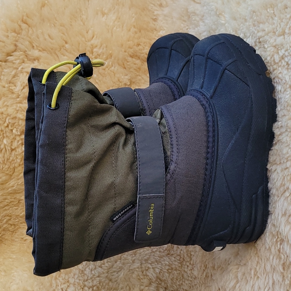 Columbia Waterproof snow boot, size 12